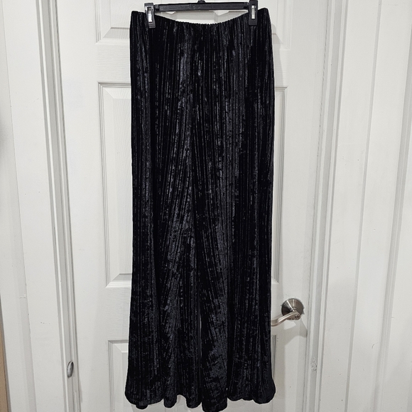 Free People - Picture 3 of 7